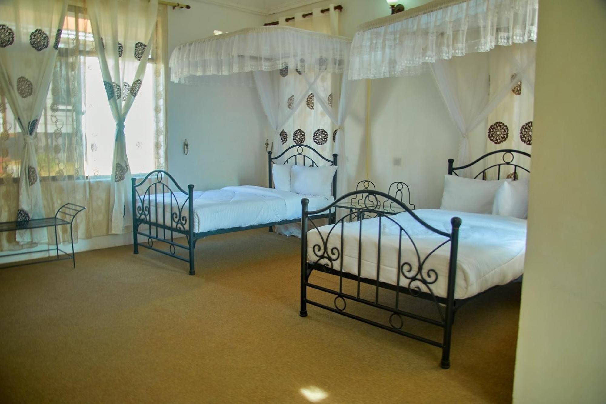 Ngorongoro Corridor Lodge 카라투 외부 사진