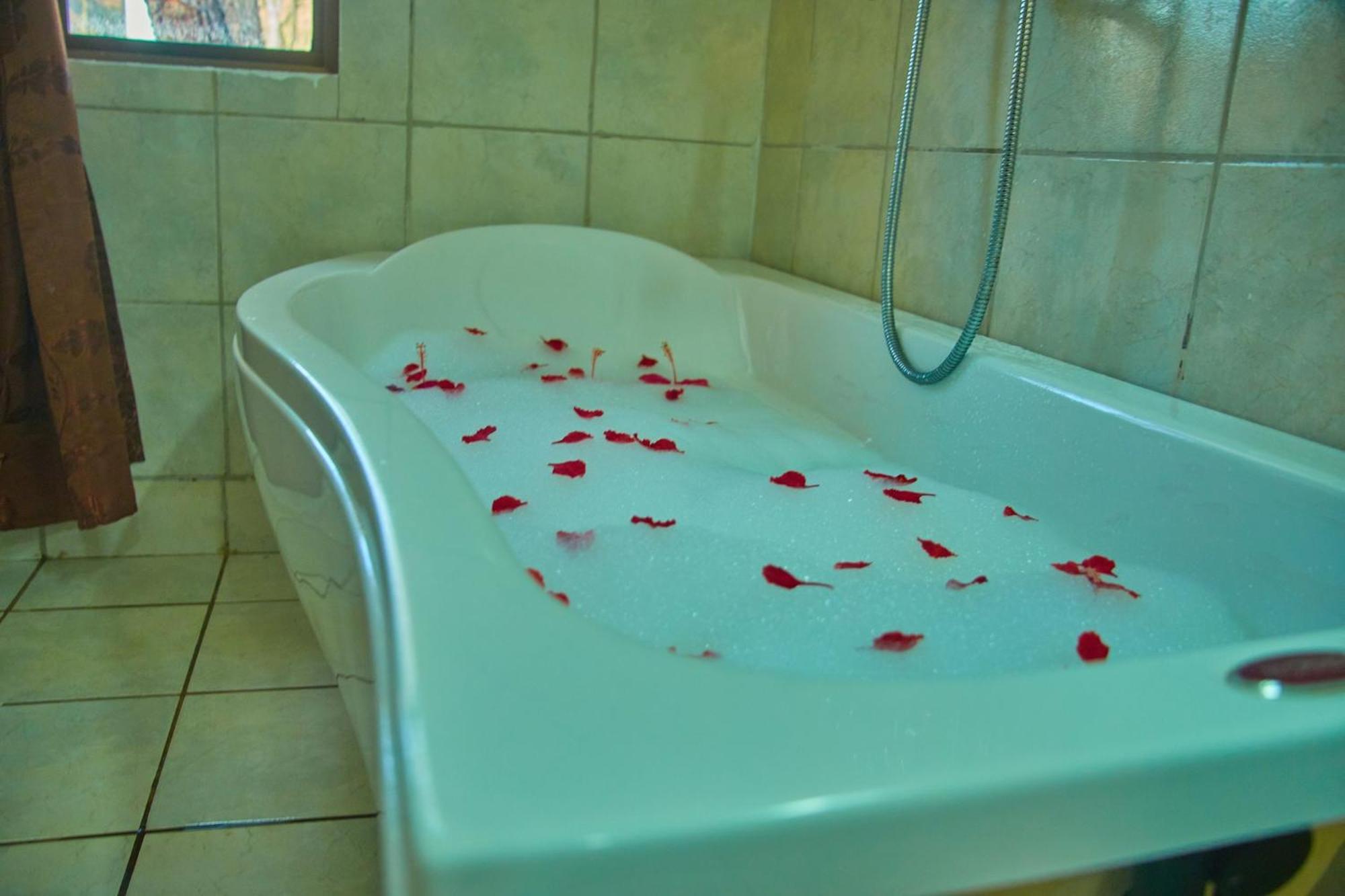 Ngorongoro Corridor Lodge 카라투 외부 사진